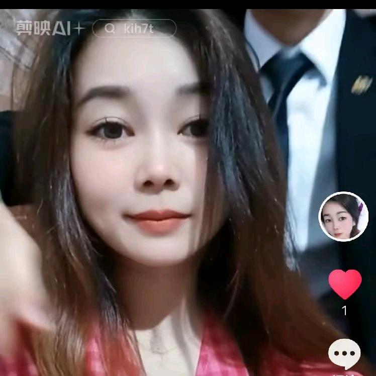 🍓用微笑来伪装掉下的泪🍓