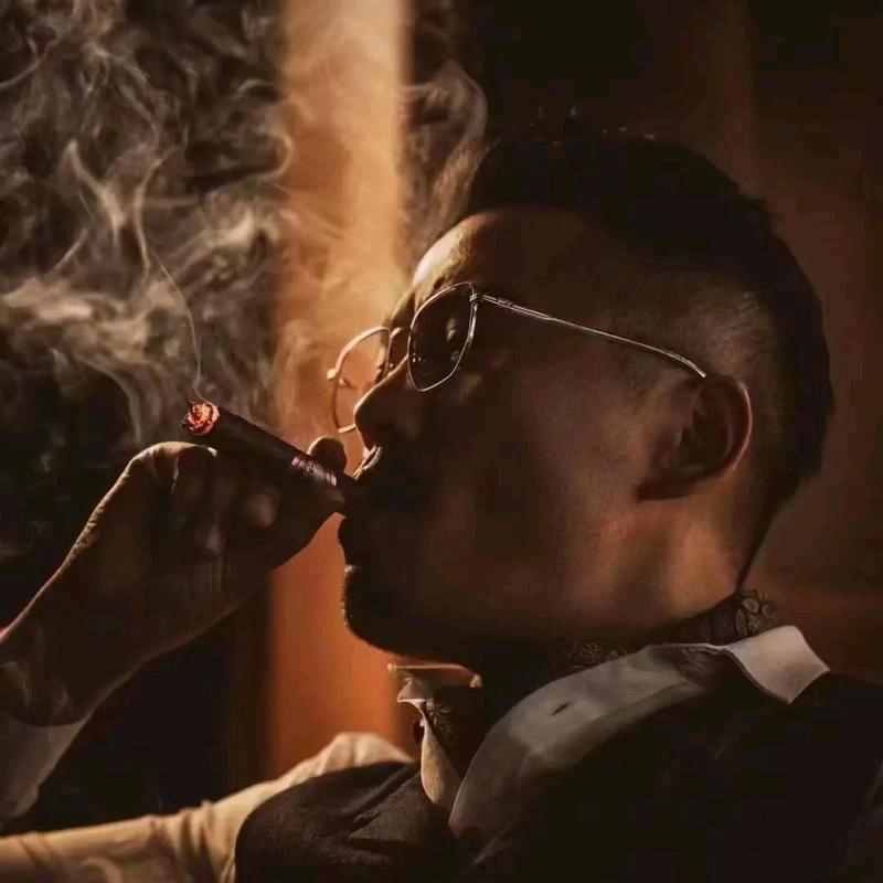 ┏ン寂寞一根烟゛┓