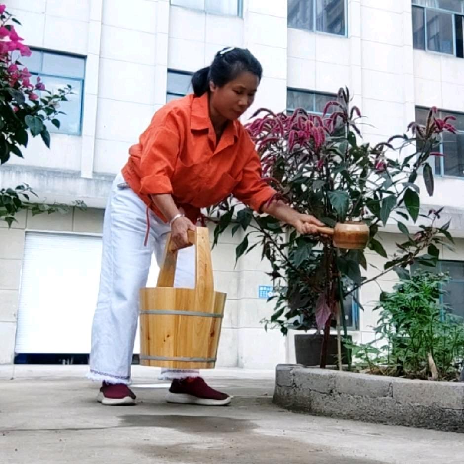 江小燕