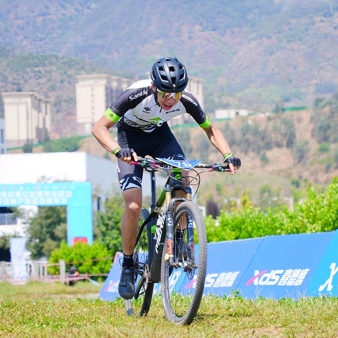 菜腿昆🚴🏻‍♂️