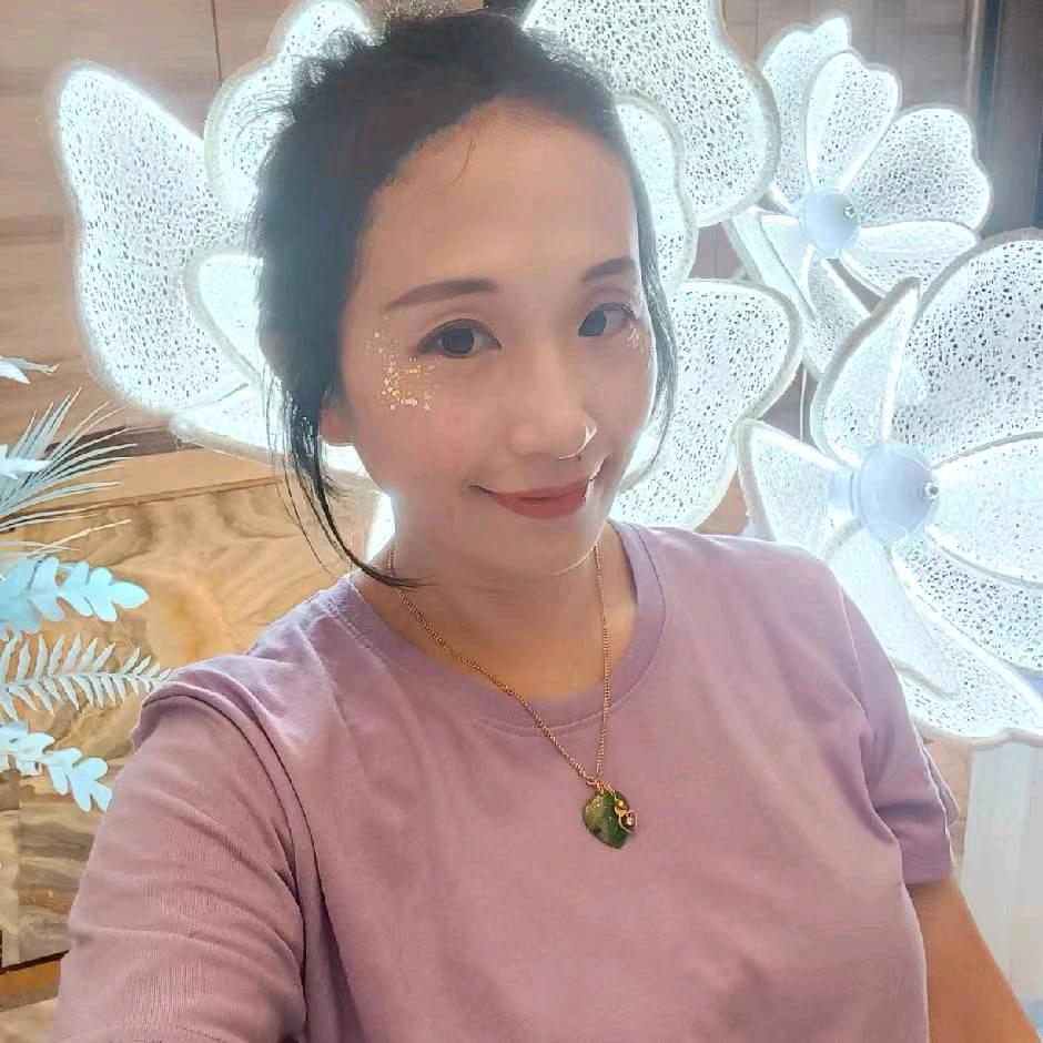 黧
