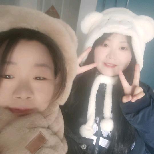 🕊ಇ᭄࿆ྃ🌹菲儿🍃星儿🌹･ω