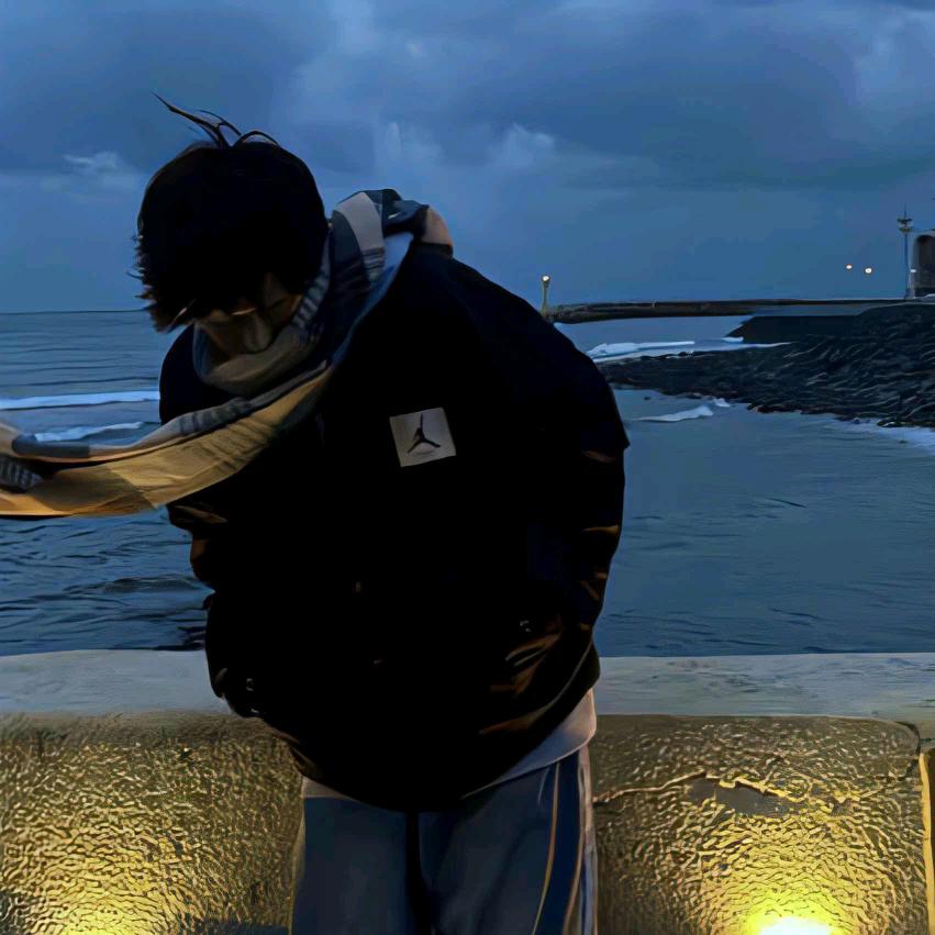 X.烁（见过邓紫棋三次版）