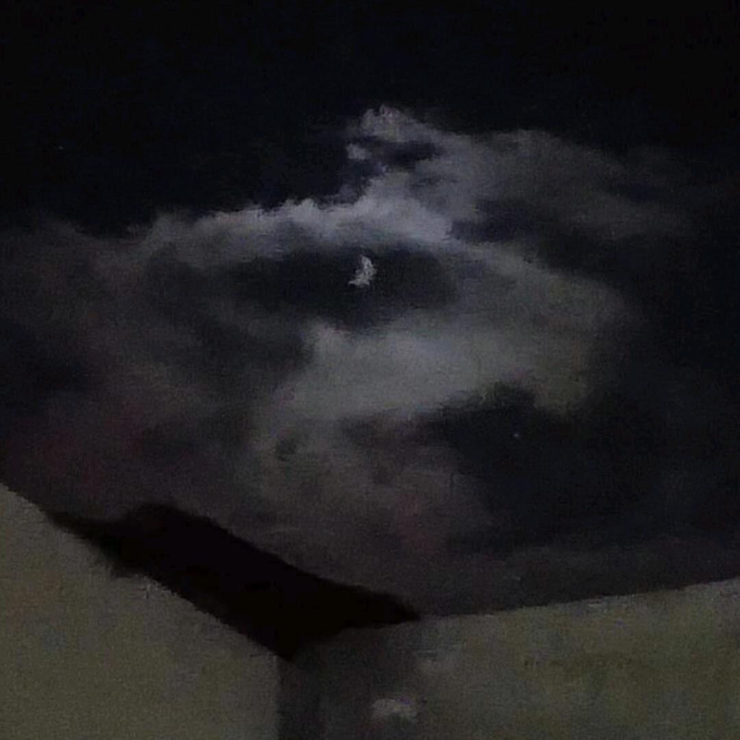 圱忆