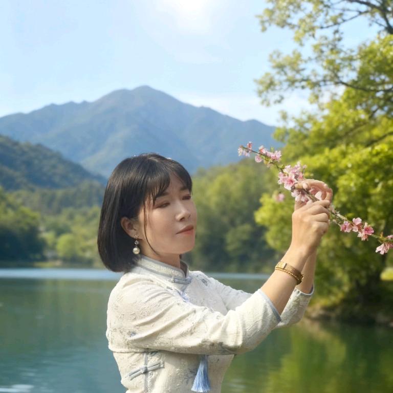凤苒晴川