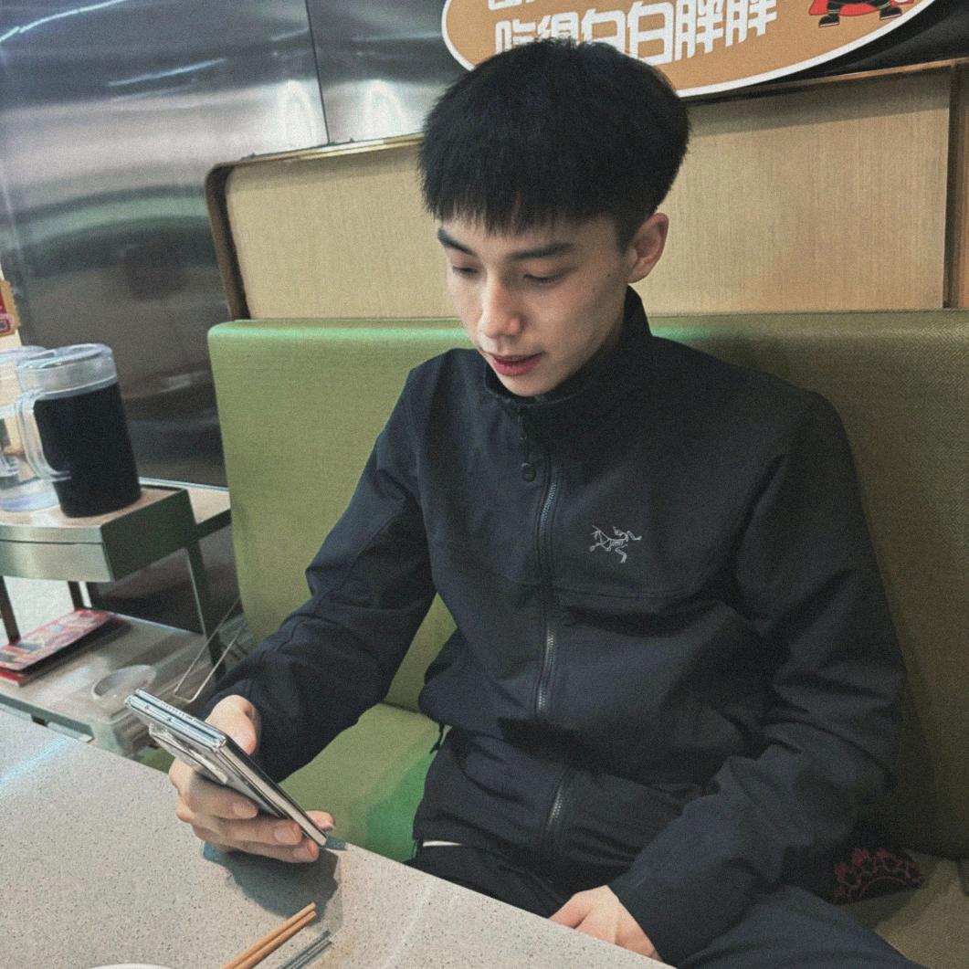小邱.