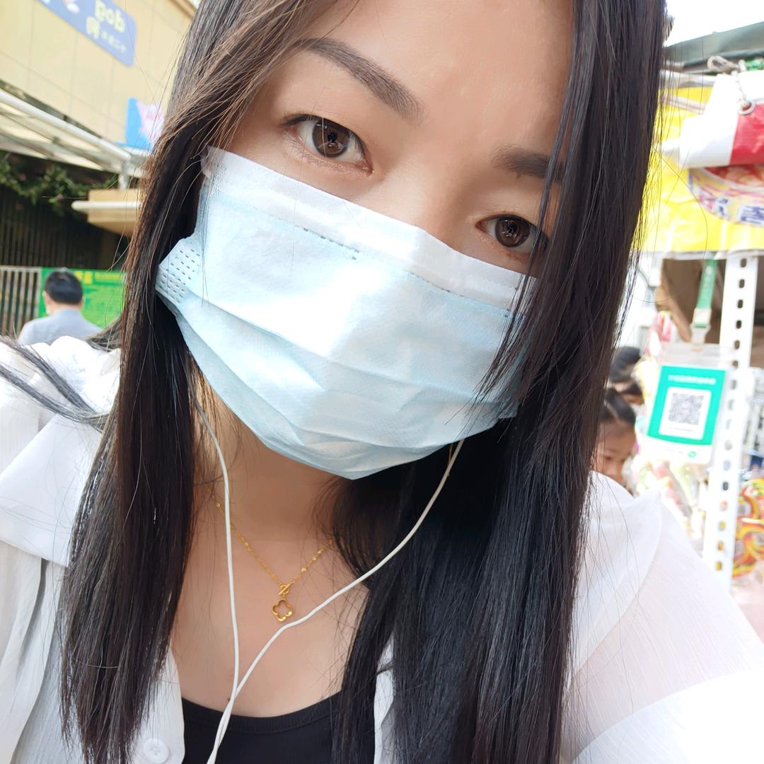 玲玲头像