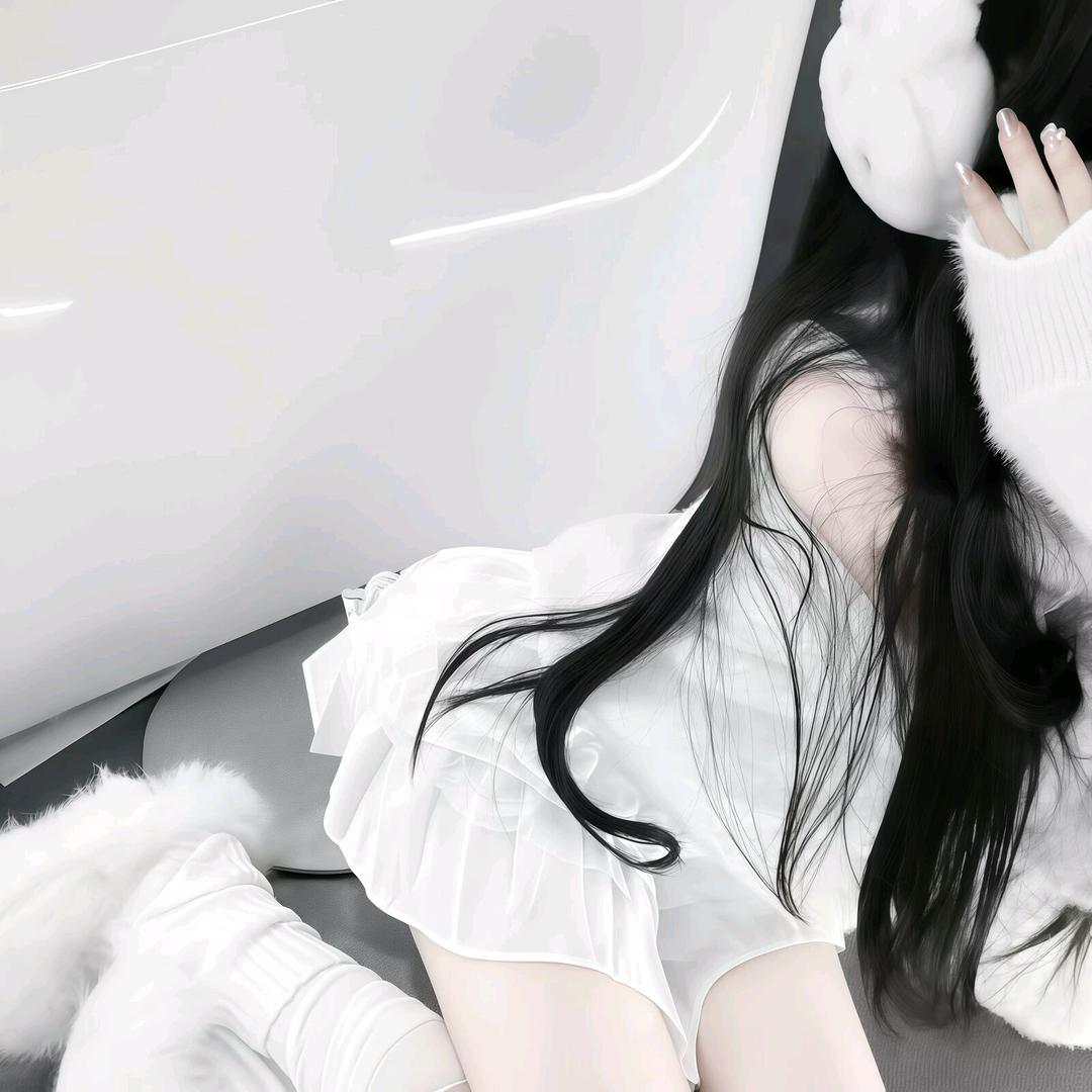 𝑬𝒐𝒆𝒘𝒍𝒊𝒔𝒔