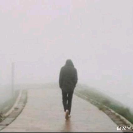 不许人间见白头丶