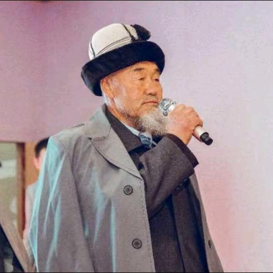 80岁的Abez Ata