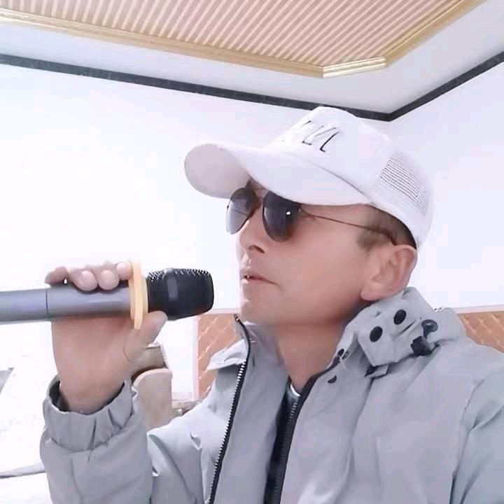 龙哥🎤爱唱歌