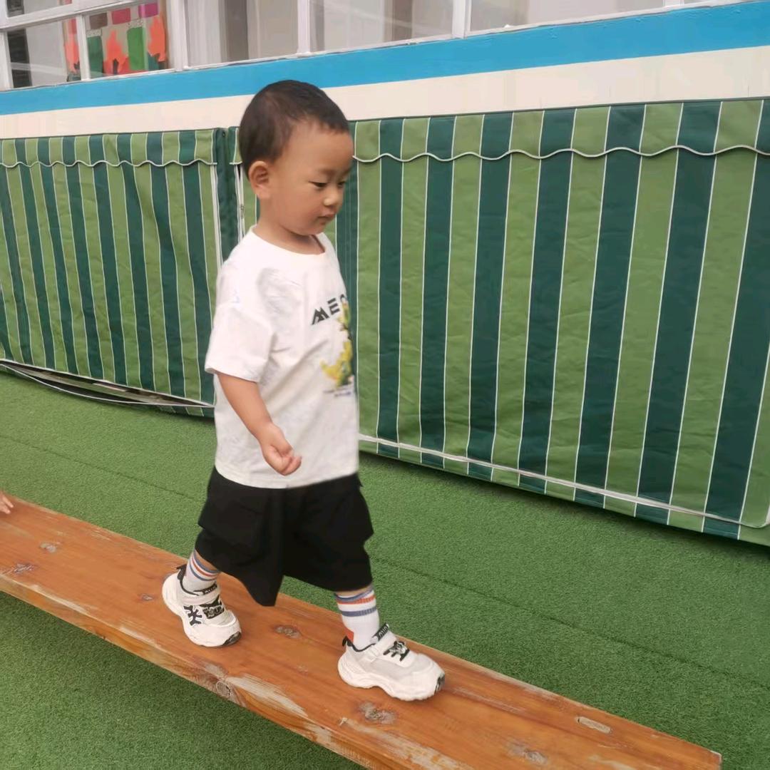 @柏瑞和姐姐呀👩‍👩‍👦‍👦