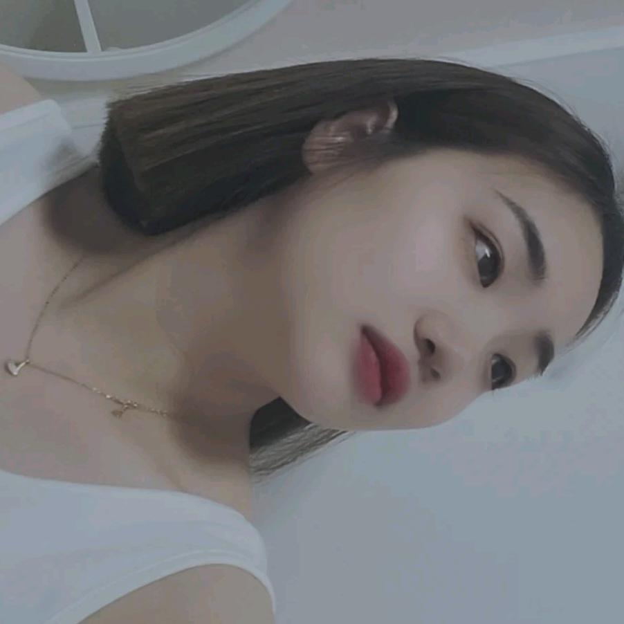 小何啊☁