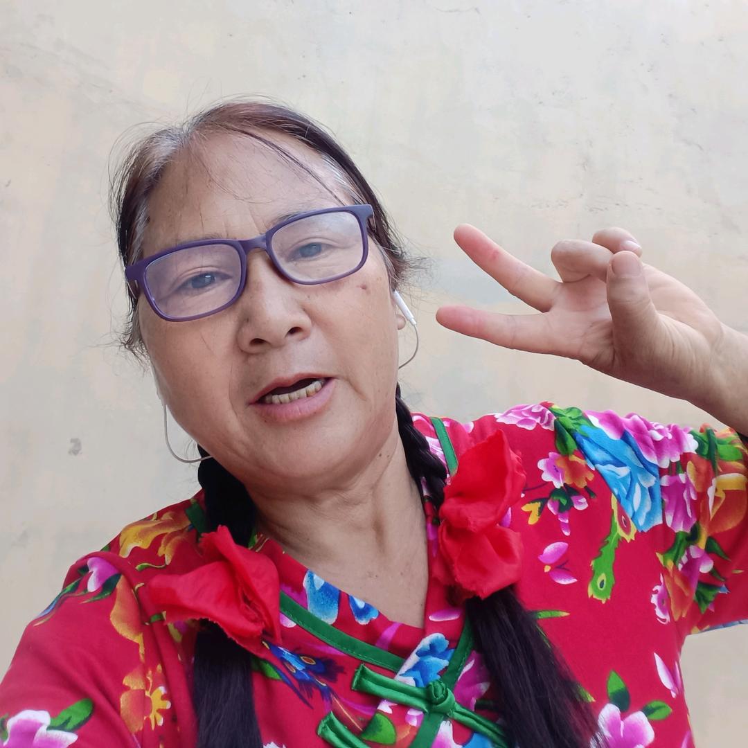 玲姨小号（首播下午5点15）