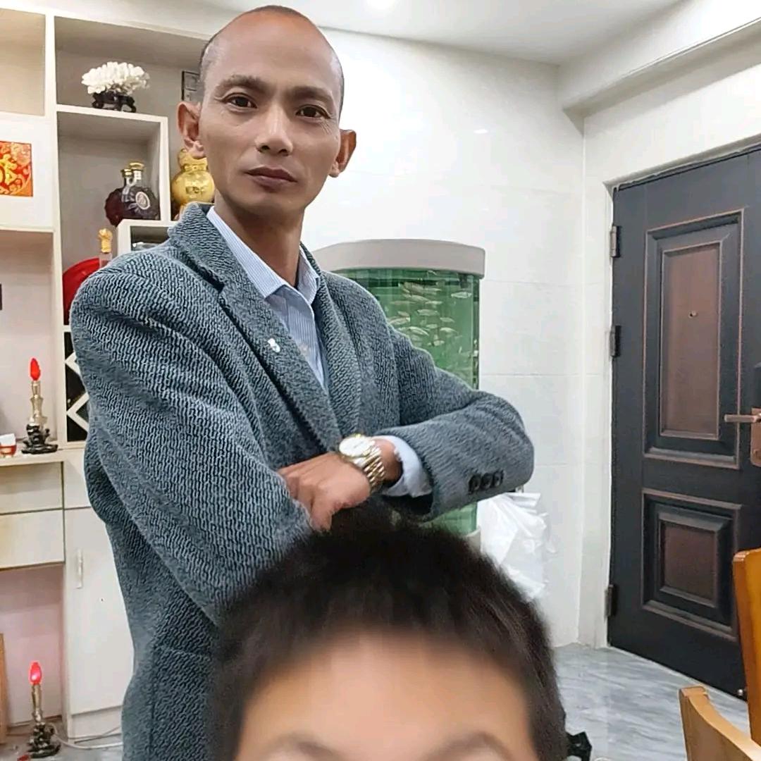 鸿钻周总