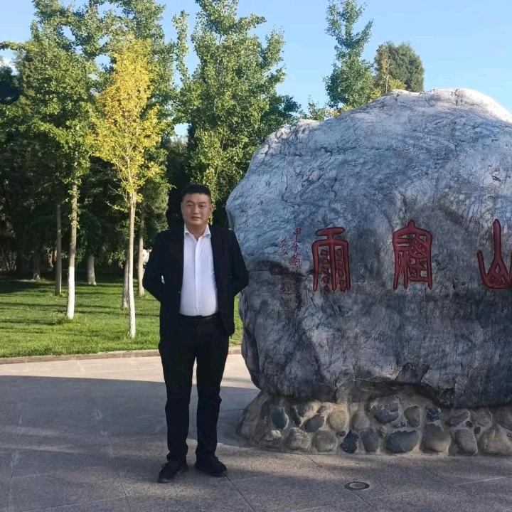 马前灯火动星河