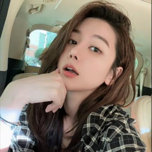 月月不吃鱼穿搭工作室