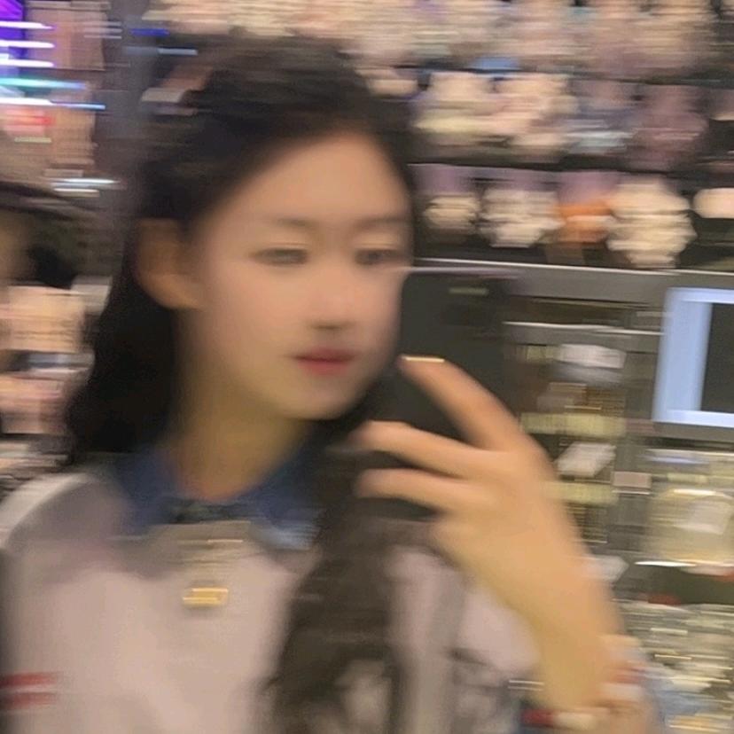 张元元•̀֊•́✧