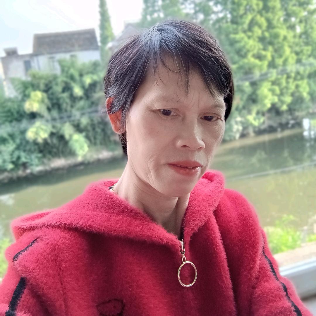 晶晶（568）早上7点开播