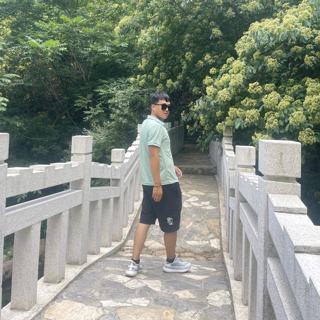 爱唱歌的老男孩
