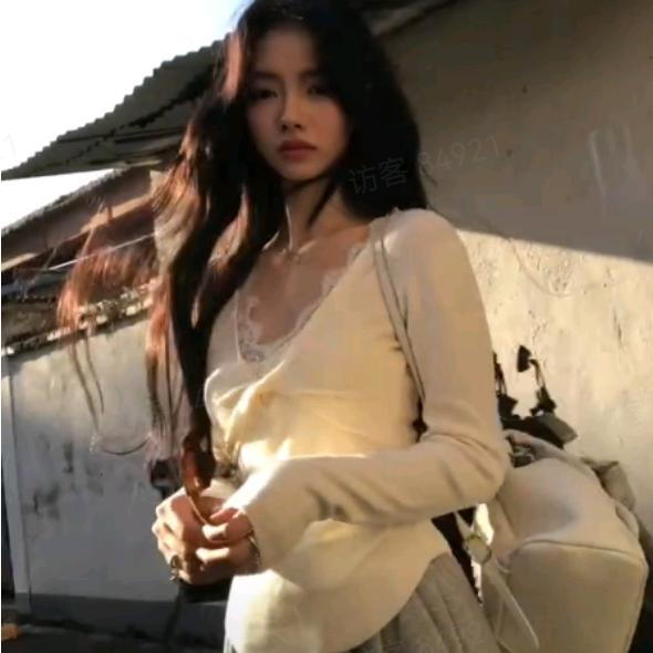 我是秋秋呀-穿搭分享