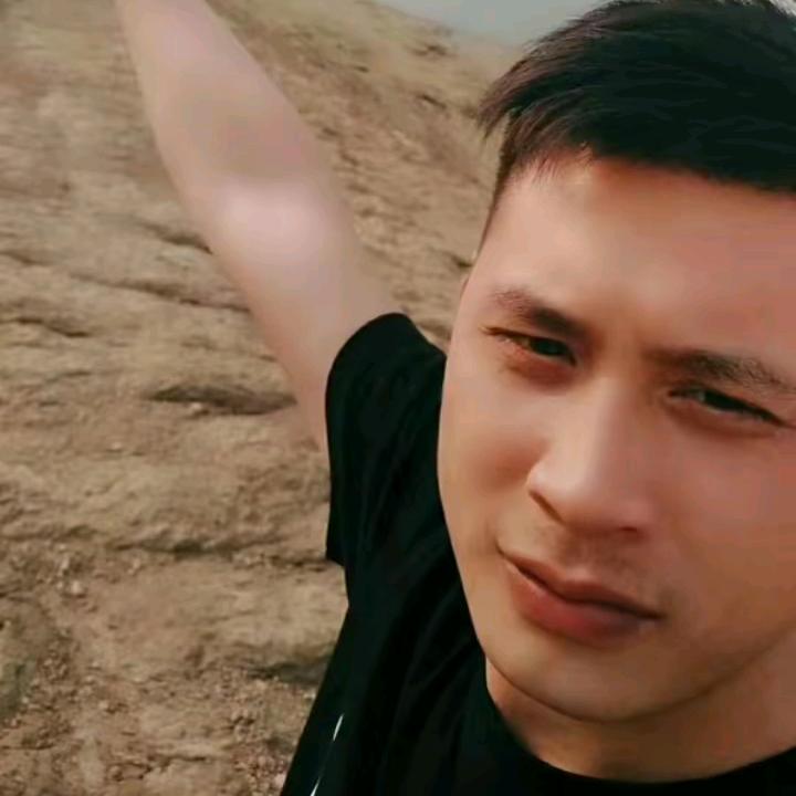 旧城小男孩𓆜𓆝𓆜𓆝𓆞𓆝