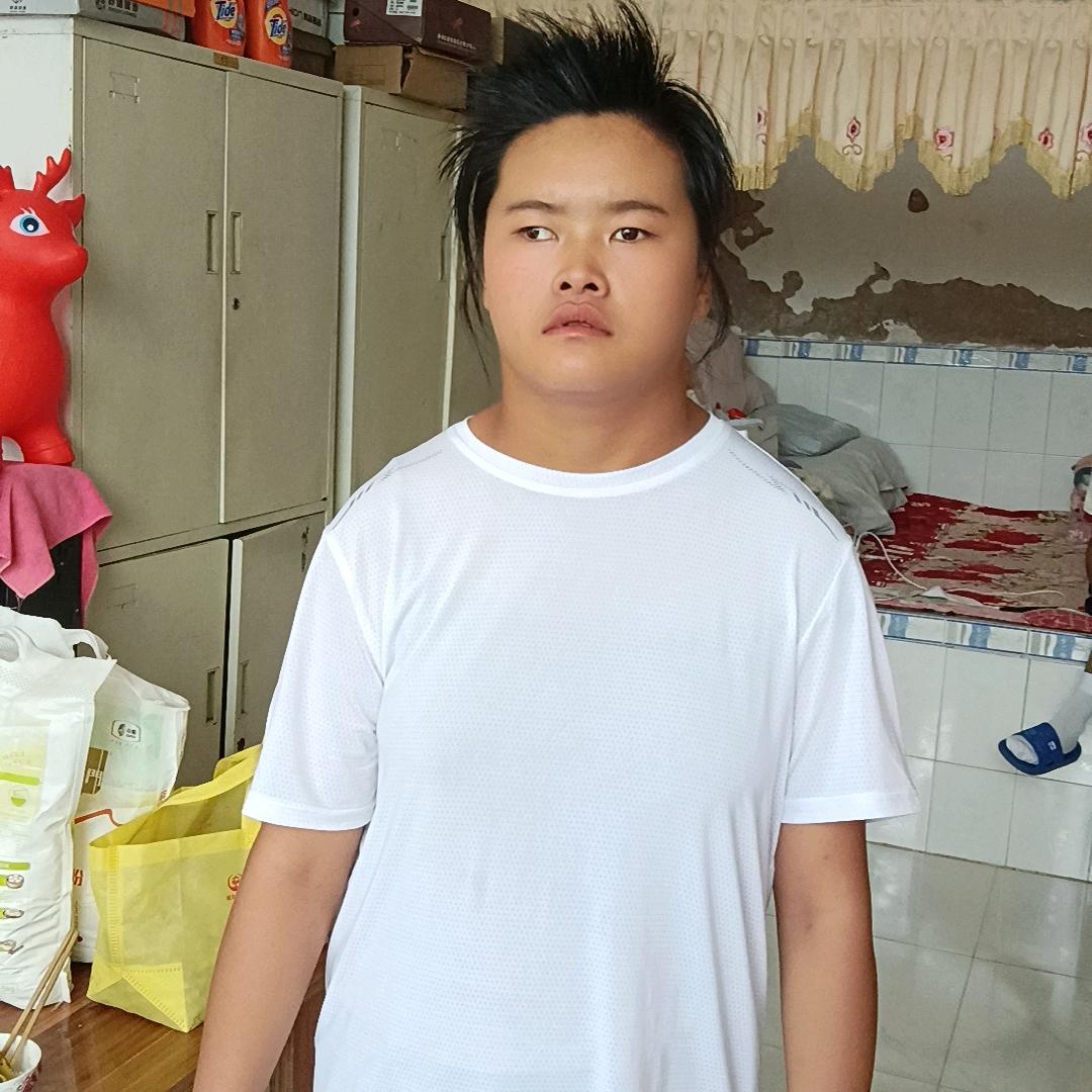 曹露露