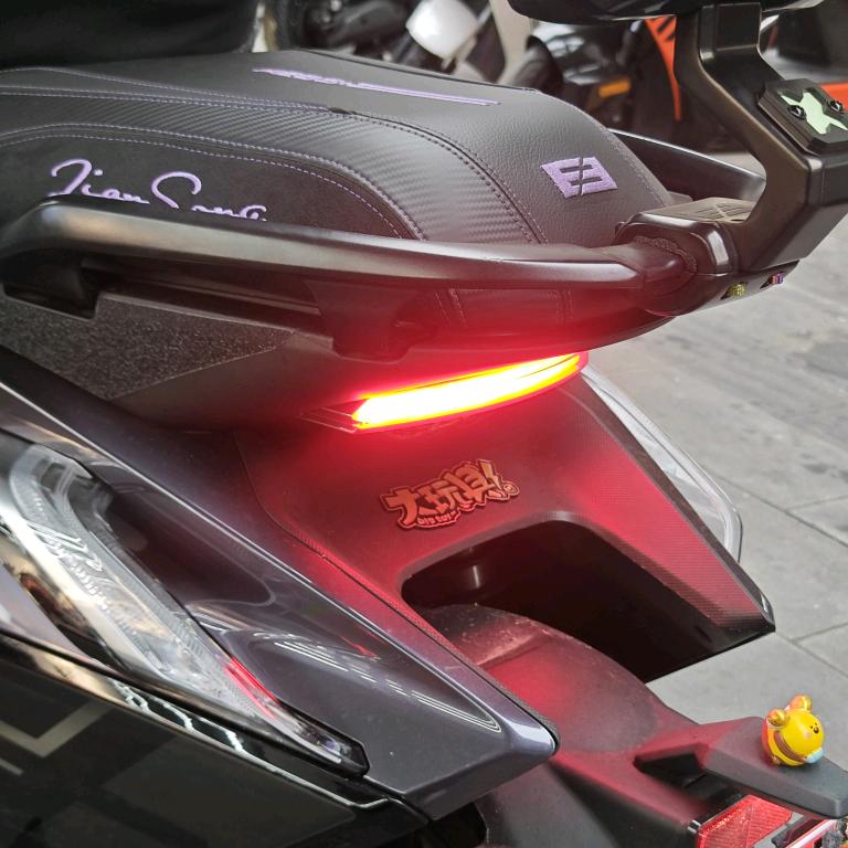 极核九华中路店，轻轨环城北路站站台下