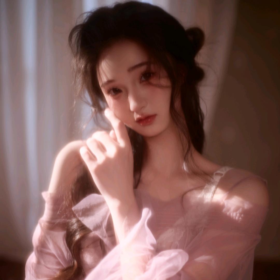 君溢💃