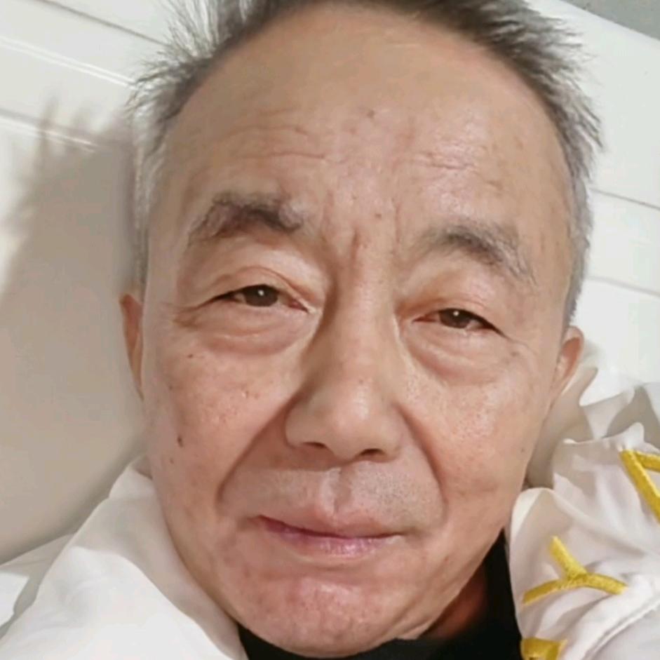 ヽ（・沉默的老头・)ノ