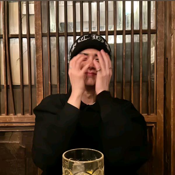 拿铁热杯
