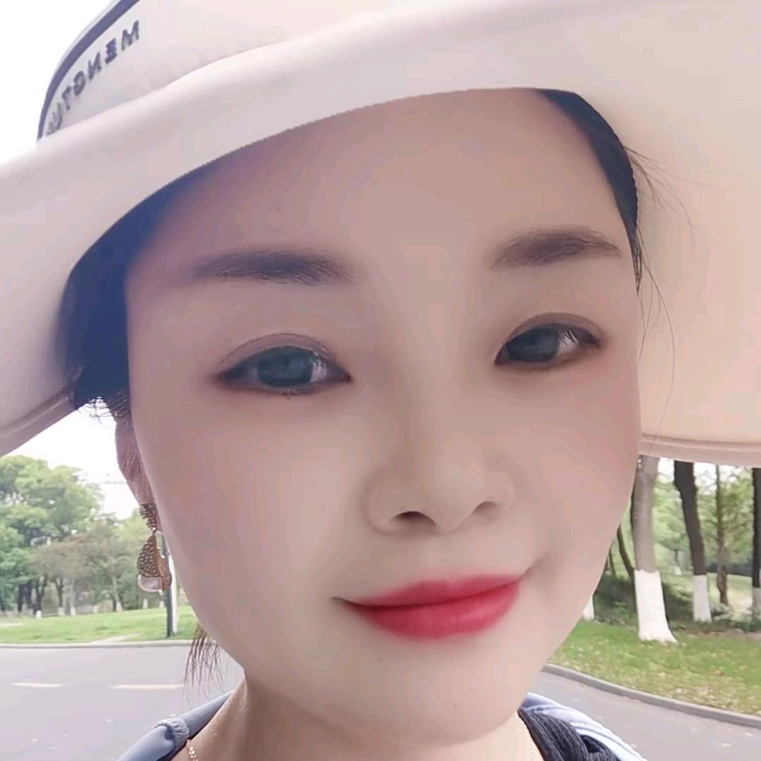 琳琳小姨（荣姐）