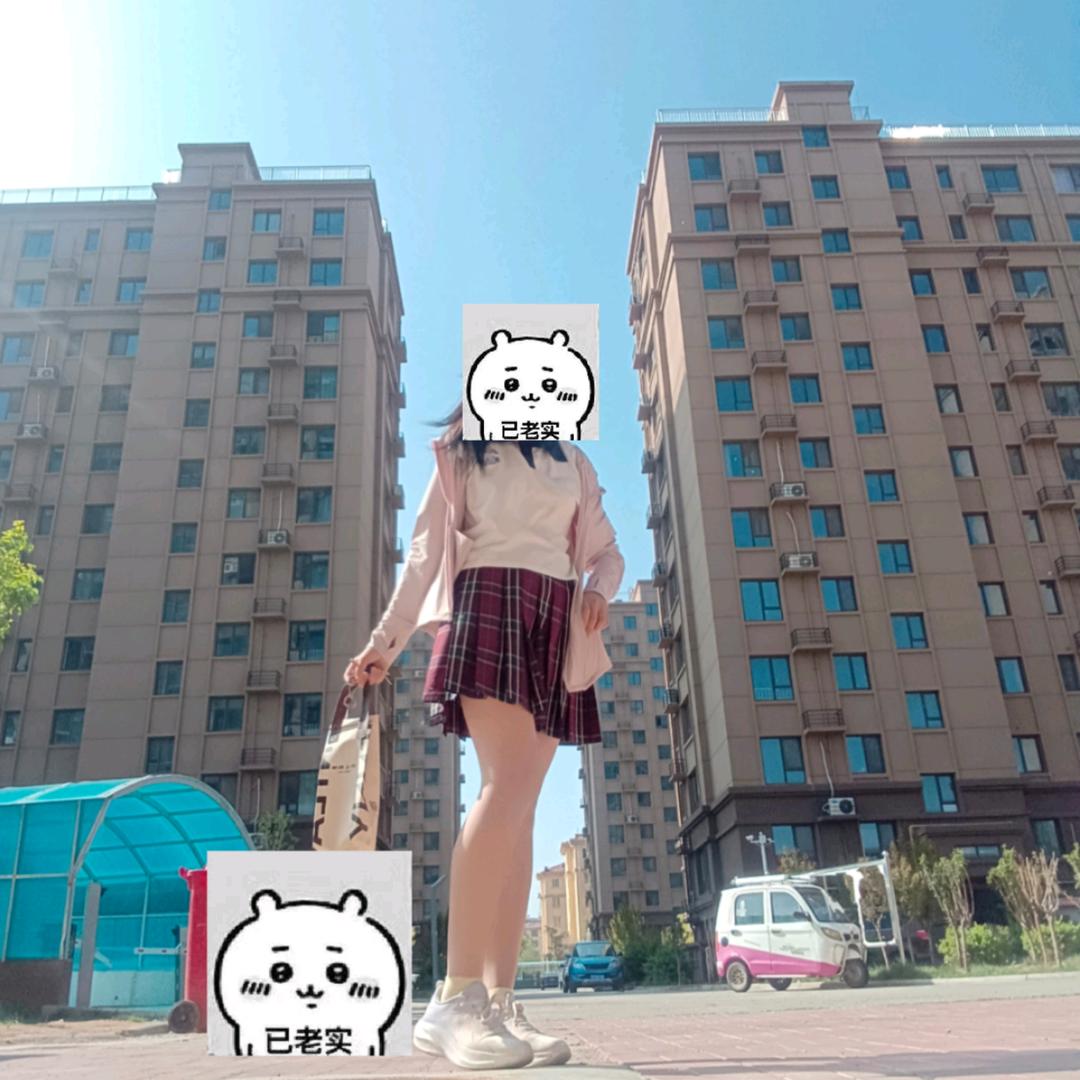 佳佳很内向