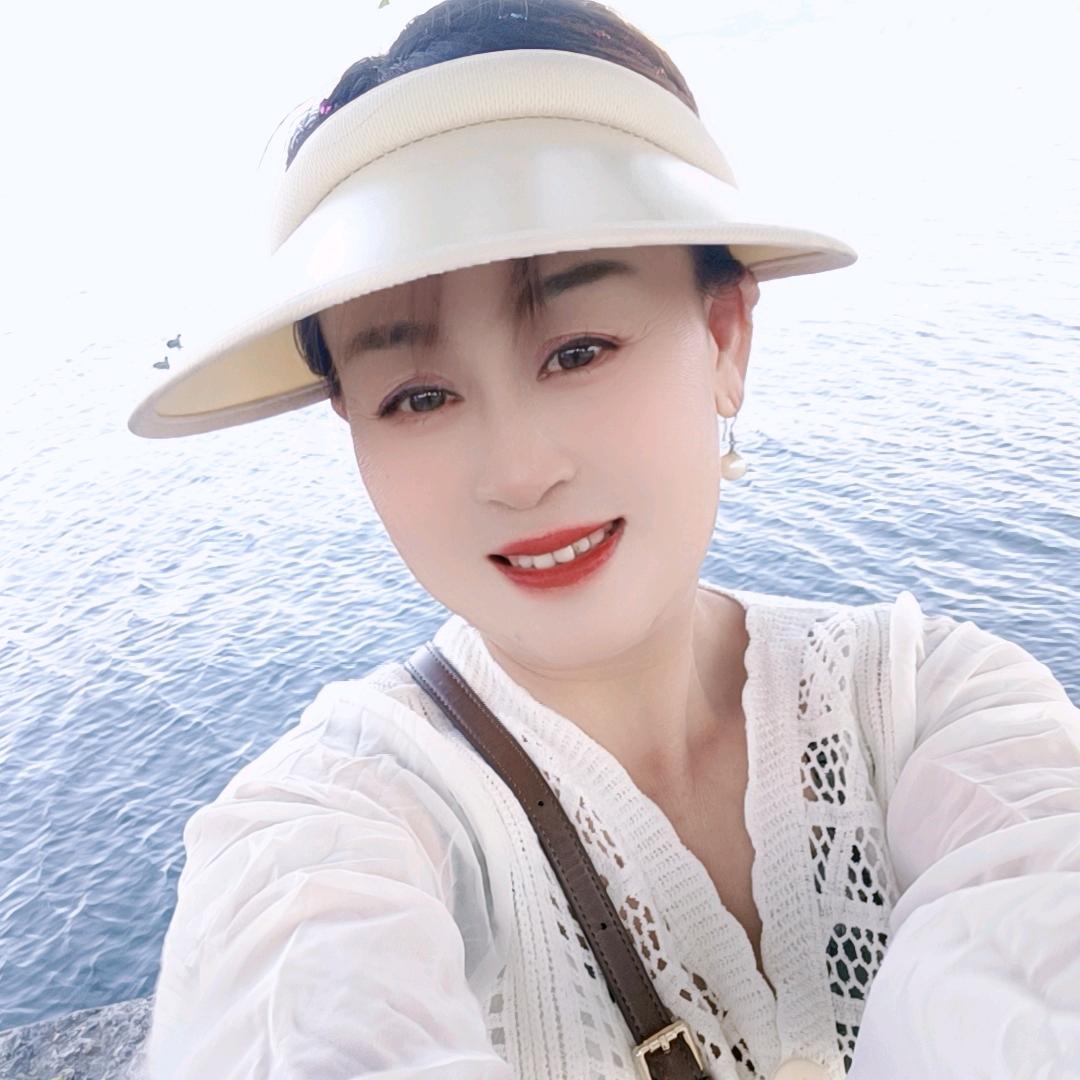 大石姐妹铜鼓队,商小红.