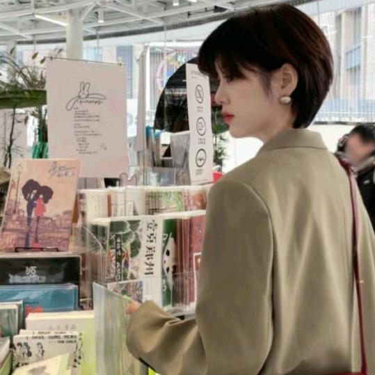 X-QUEEN 潇皇设计师品牌临安店