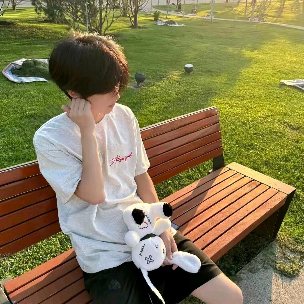 沙漠里烤羊