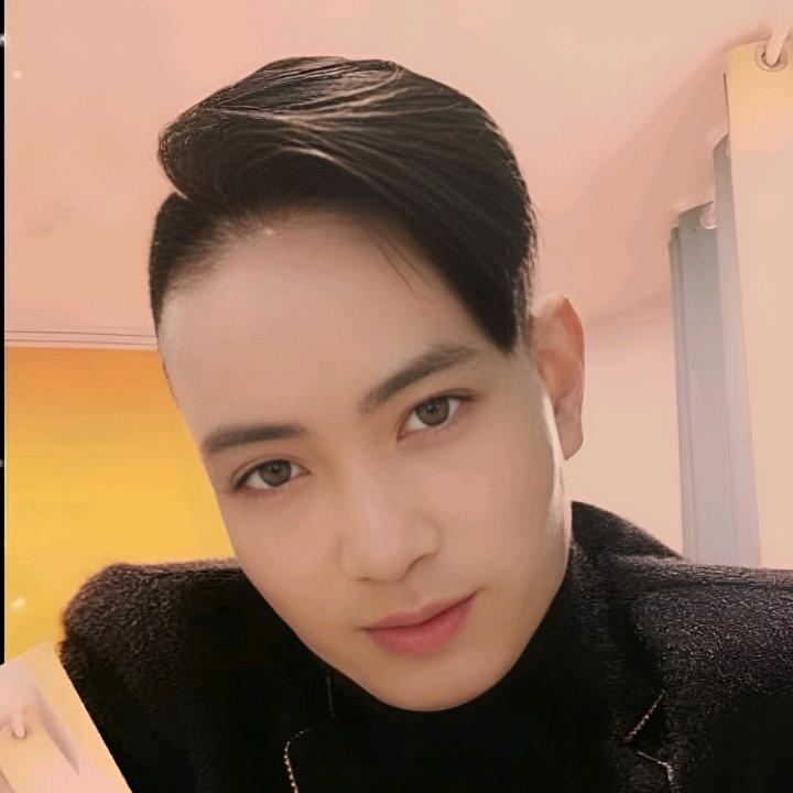 🐴大春哥🙉