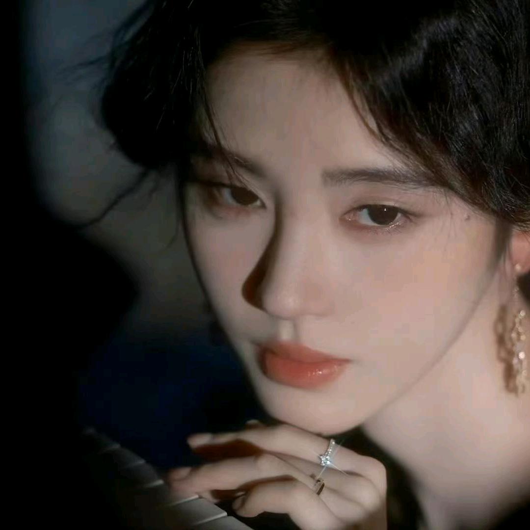 蓝桉已遇释槐鸟