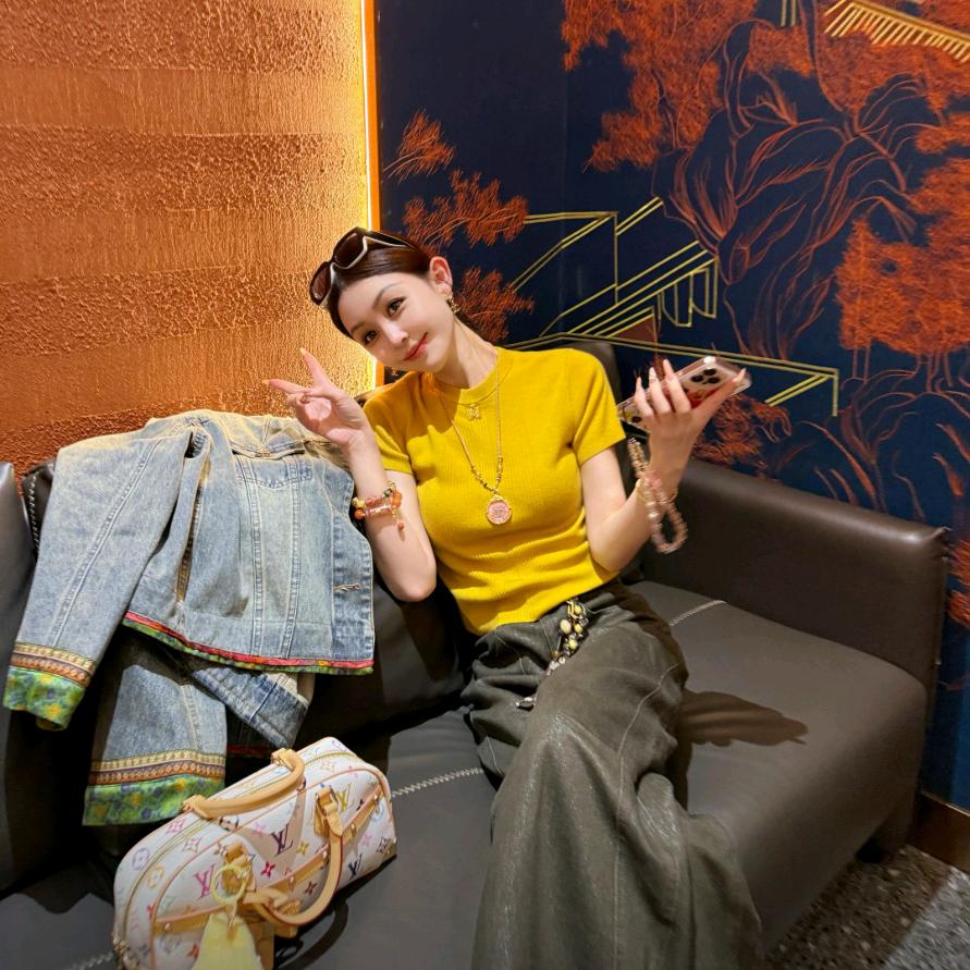 余潇潇-穿搭美学