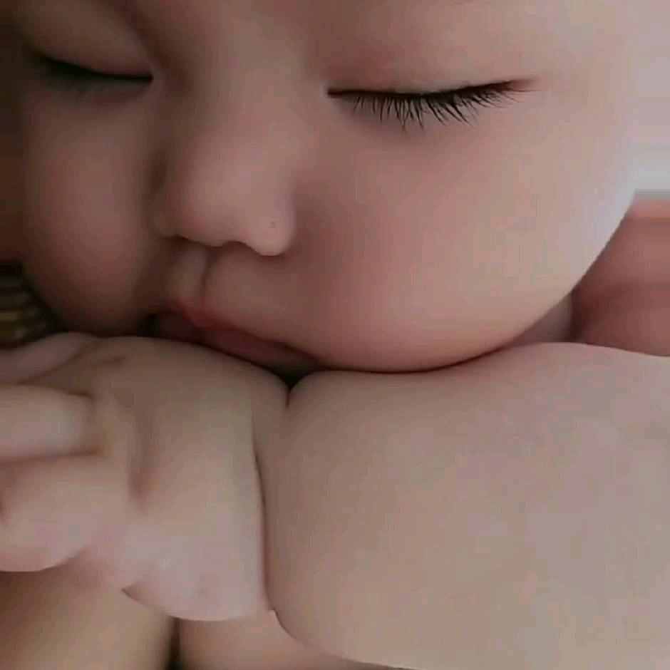 晨宝爱吃羊🐏奶