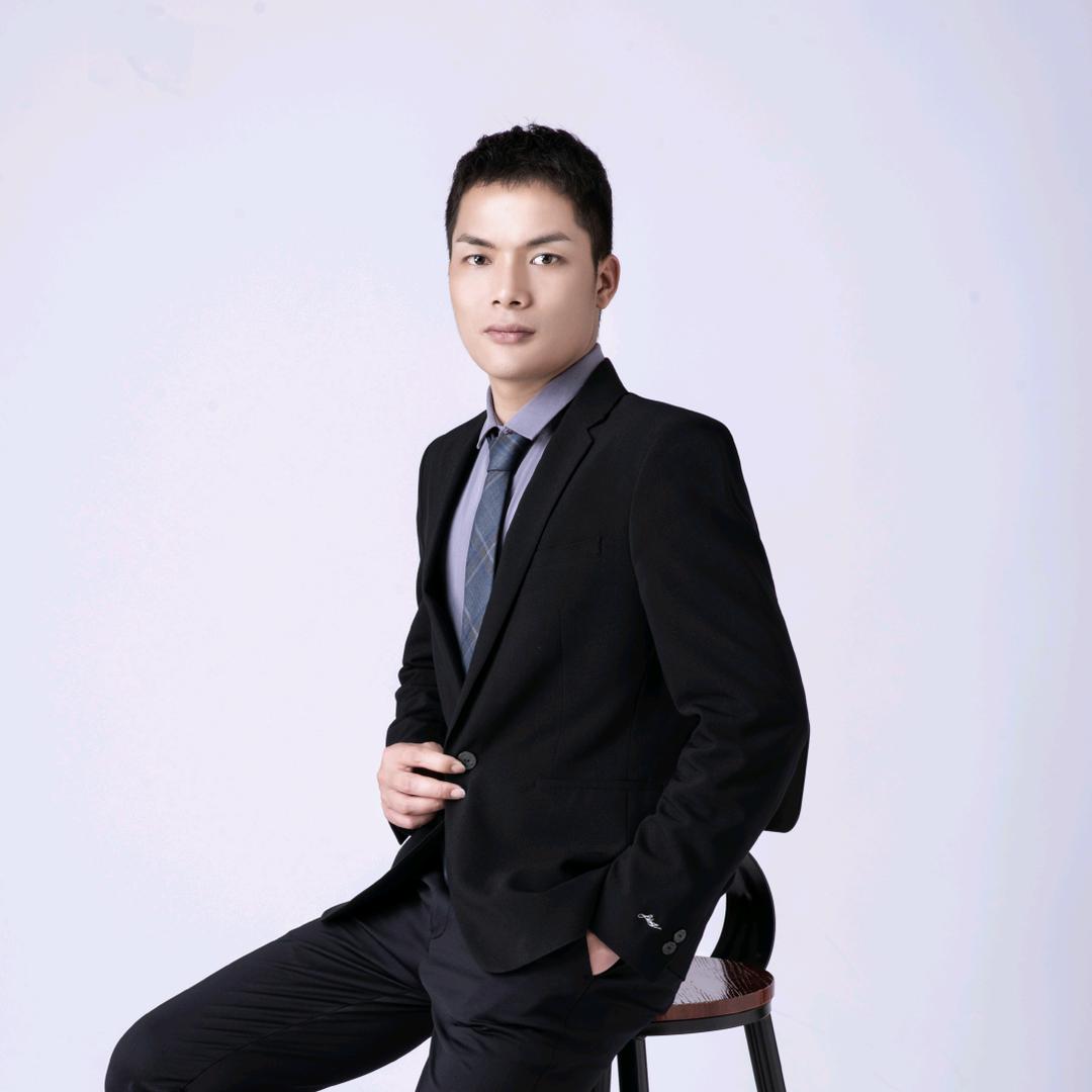 贵港房产何先生