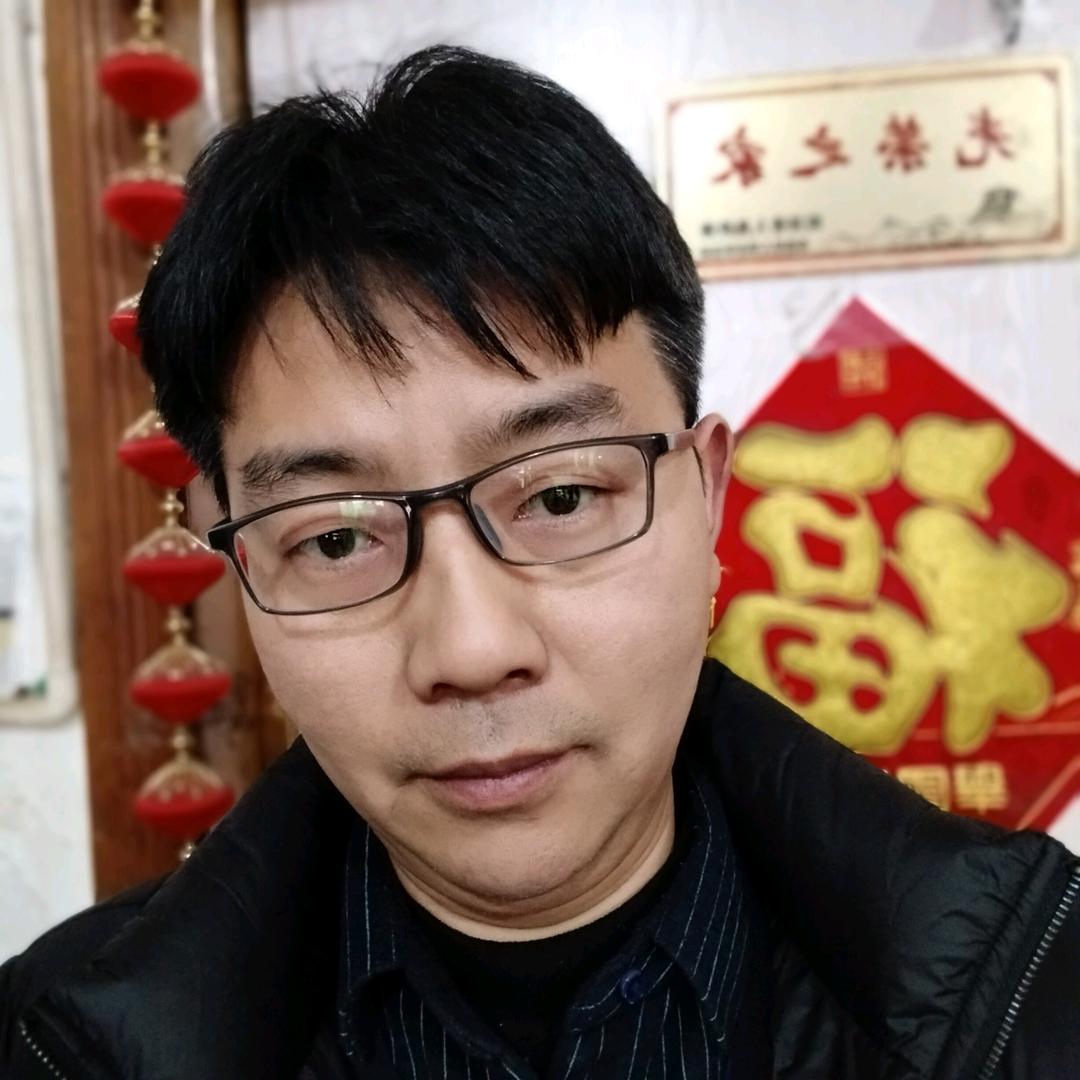 因何而伟