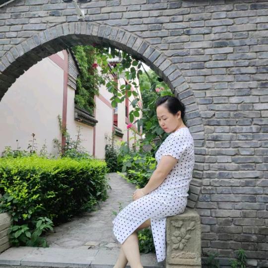 是小罗呀，她是理发师啊！