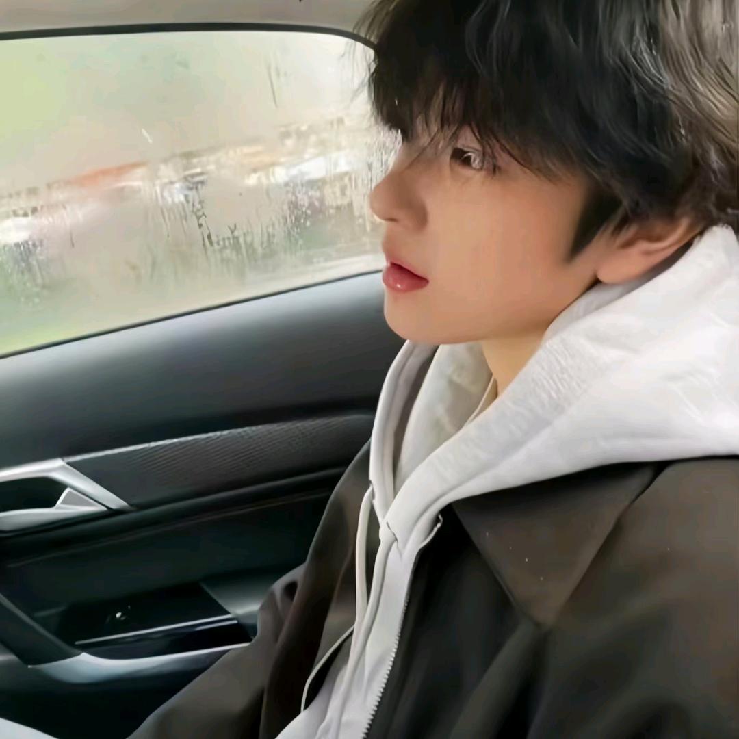 十八扶墙🌈头像