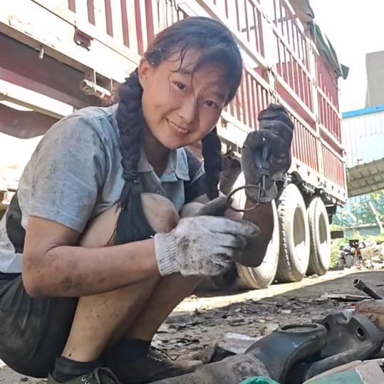 修车妹怡宝