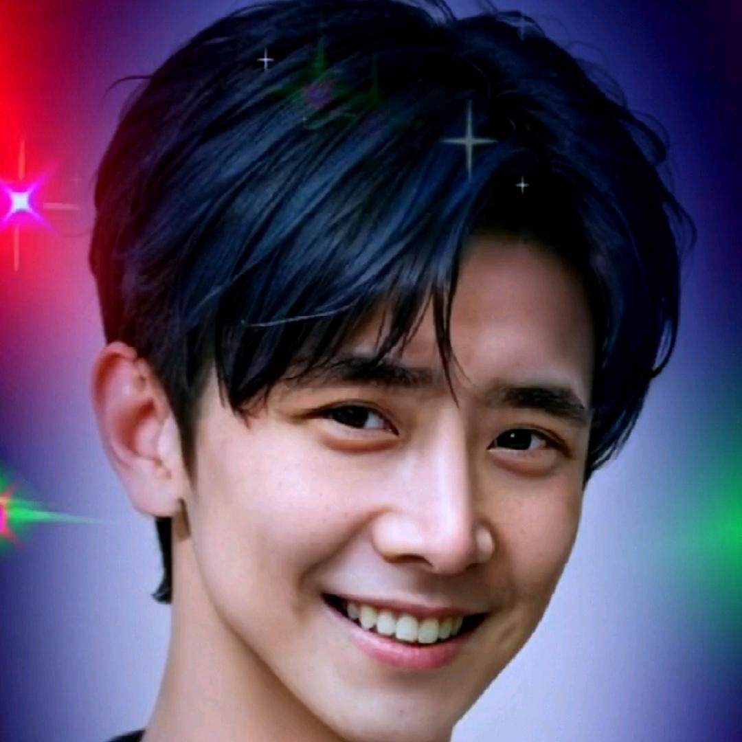 尖嘴猴腮的大脸妹头像