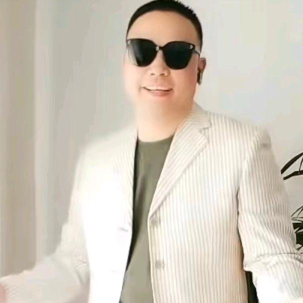 肖青华