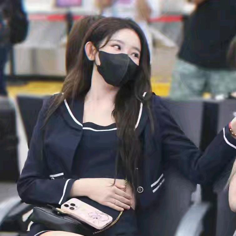 𝒀𝑰𝒁𝑯𝑶𝑵𝑮