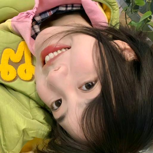 健康自信快乐美丽的气质女人瘦到九十斤