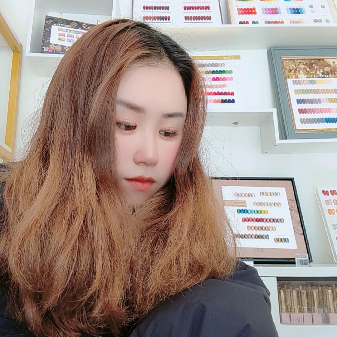 小晓美甲美睫（早上10点15开播)